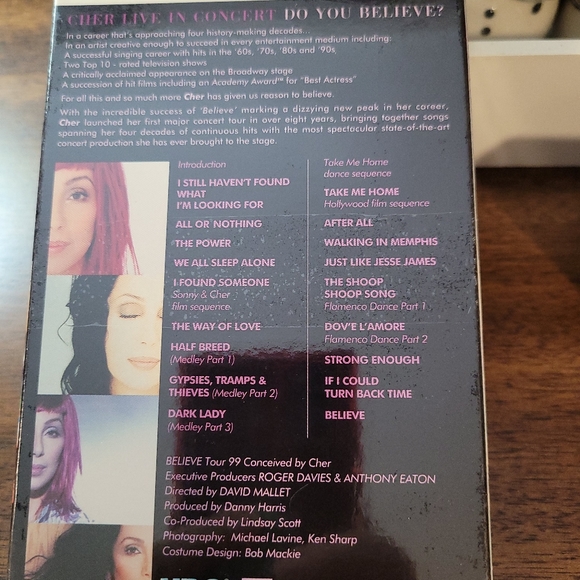 Cher live in Concert VHS - Picture 2 of 6